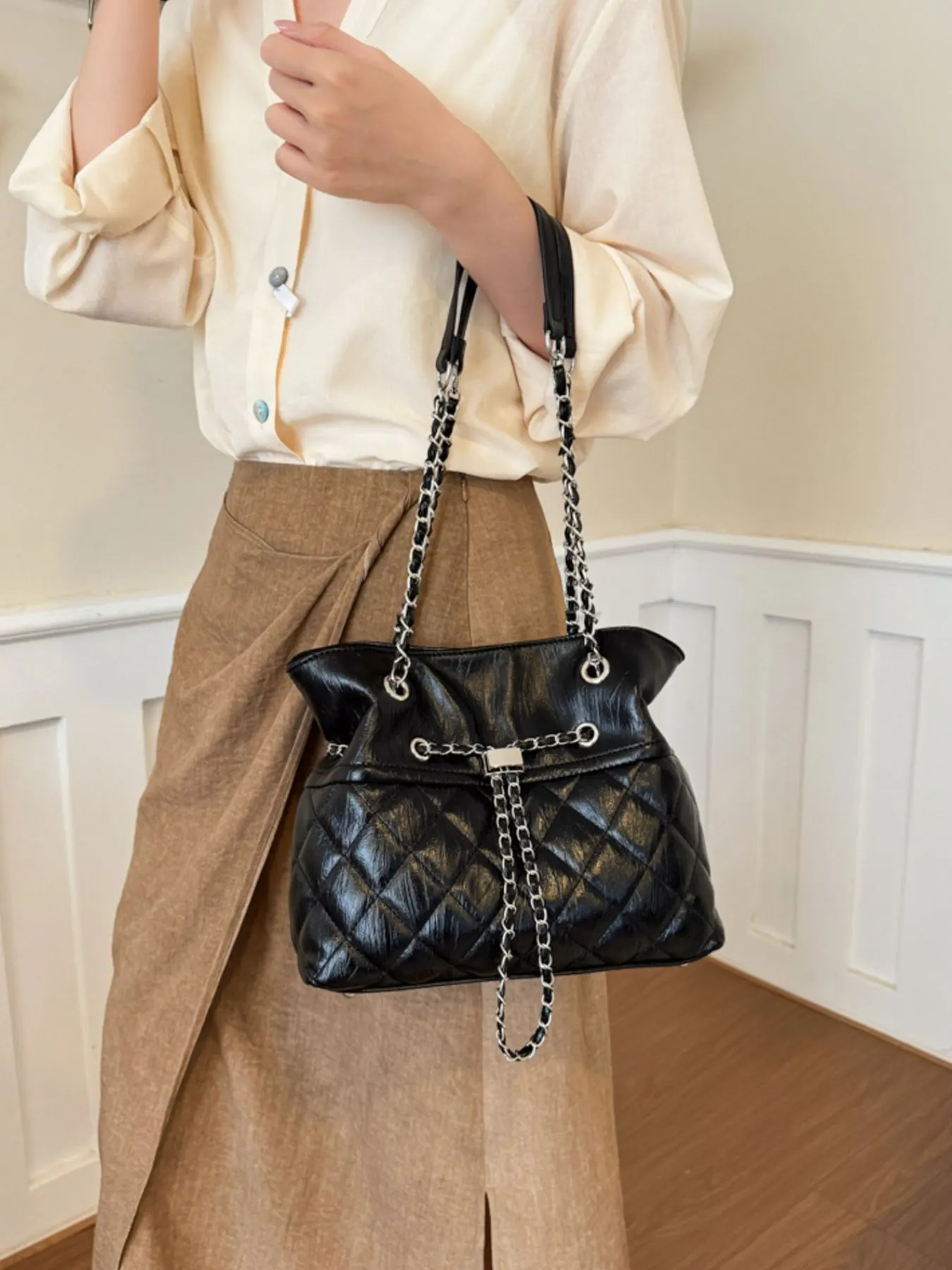 Quilted Chain Shoulder Bag